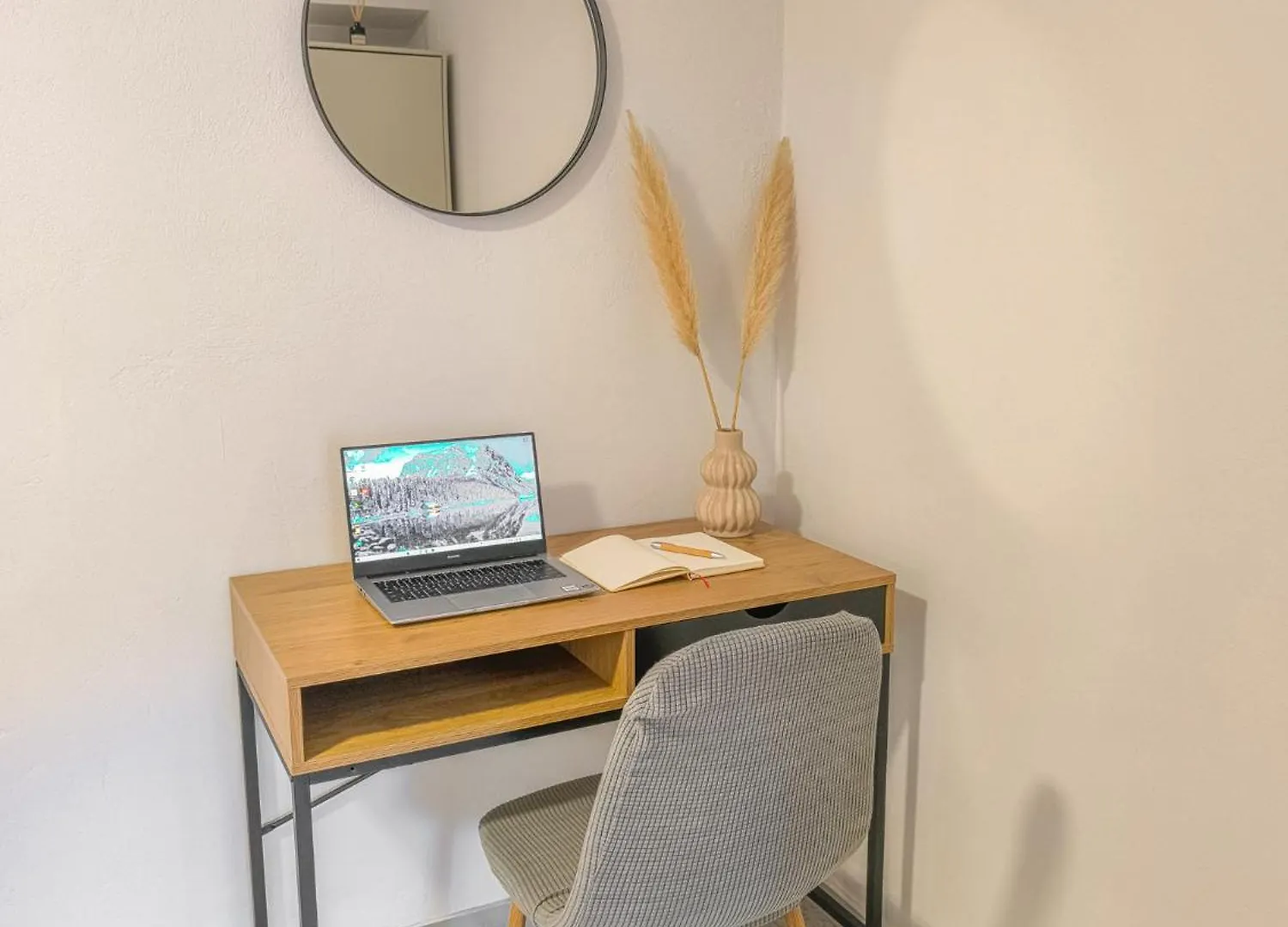 Comfy Flat With Large Terrace, Fiber Internet And Private Parking Apartment Chania
