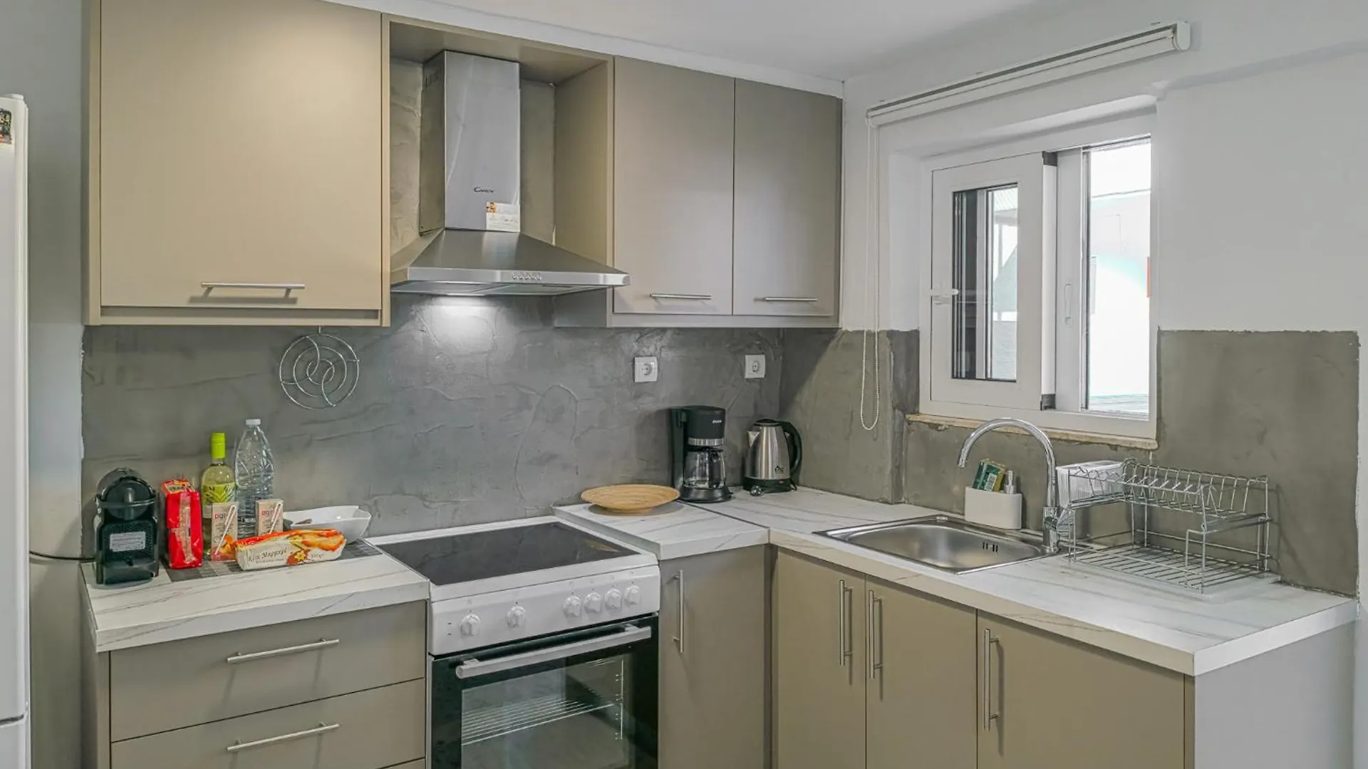 Comfy Flat With Large Terrace, Fiber Internet And Private Parking Apartment Chania  Chania (Crete)